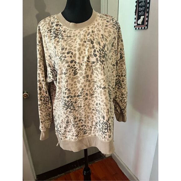 Old Navy Animal Print Sweater. size medium. - Picture 5 of 9